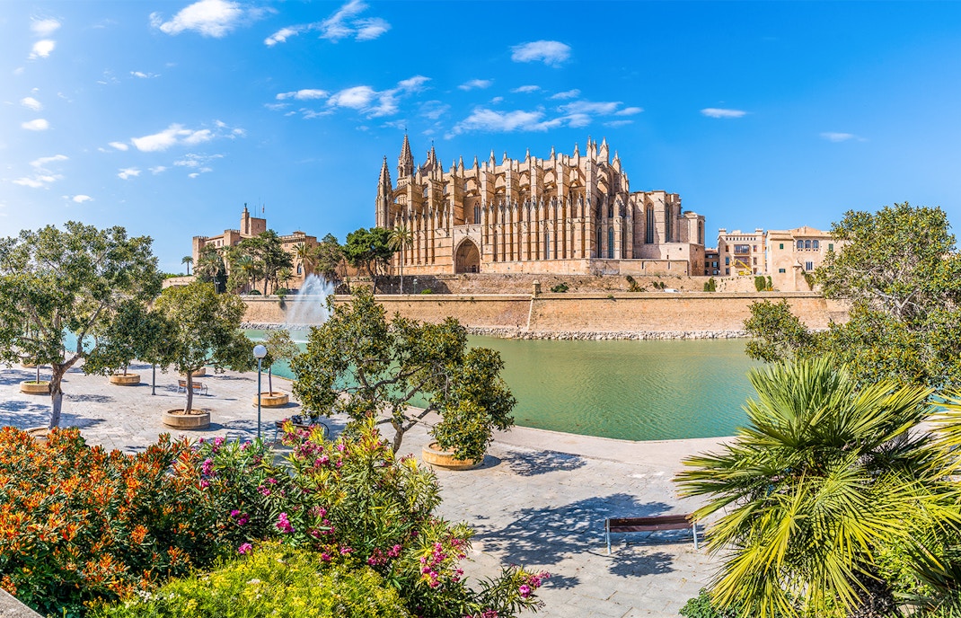 Palma Cathedral exterior