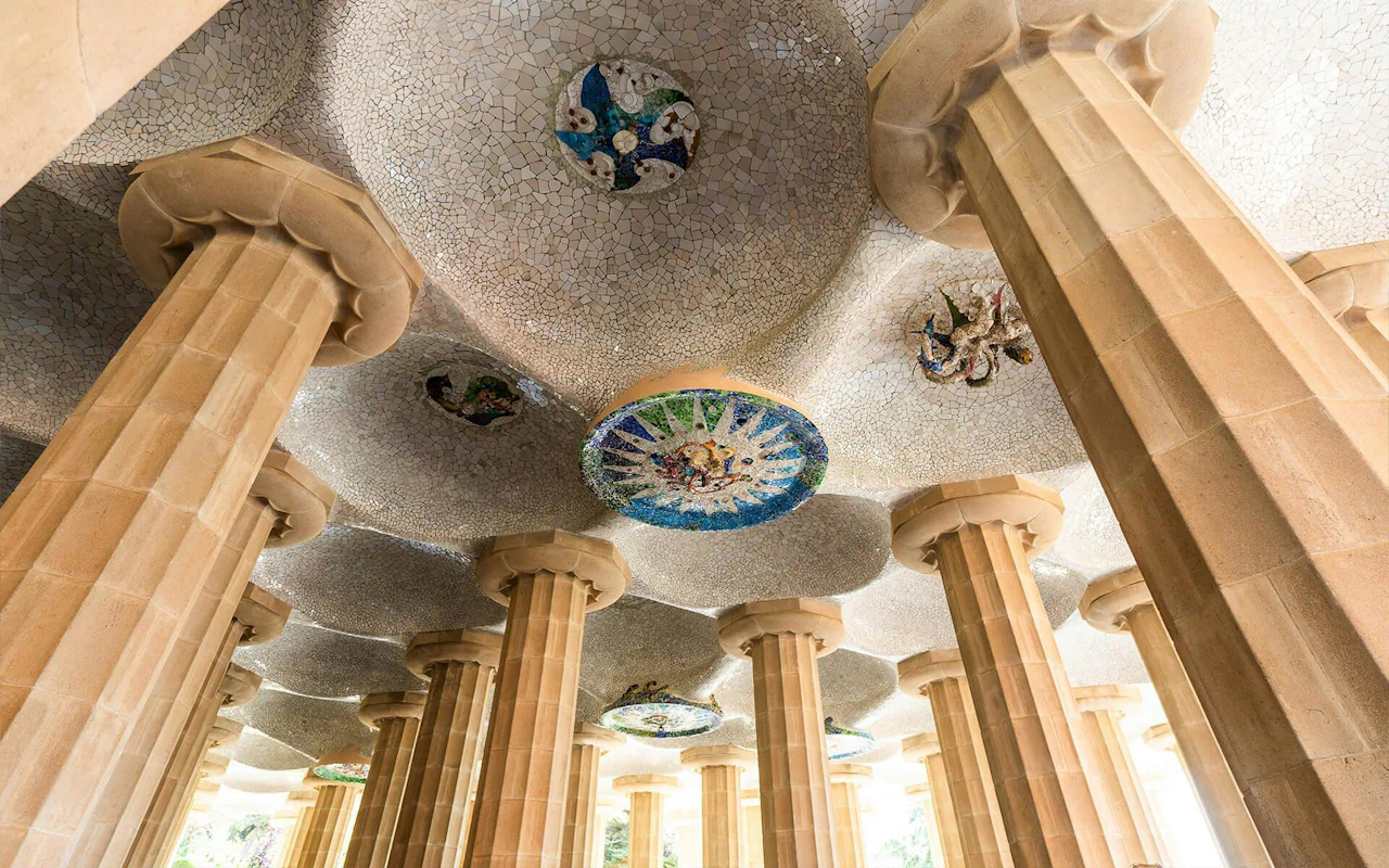 Geführte Kleingruppentour durch den Park Güell — 7