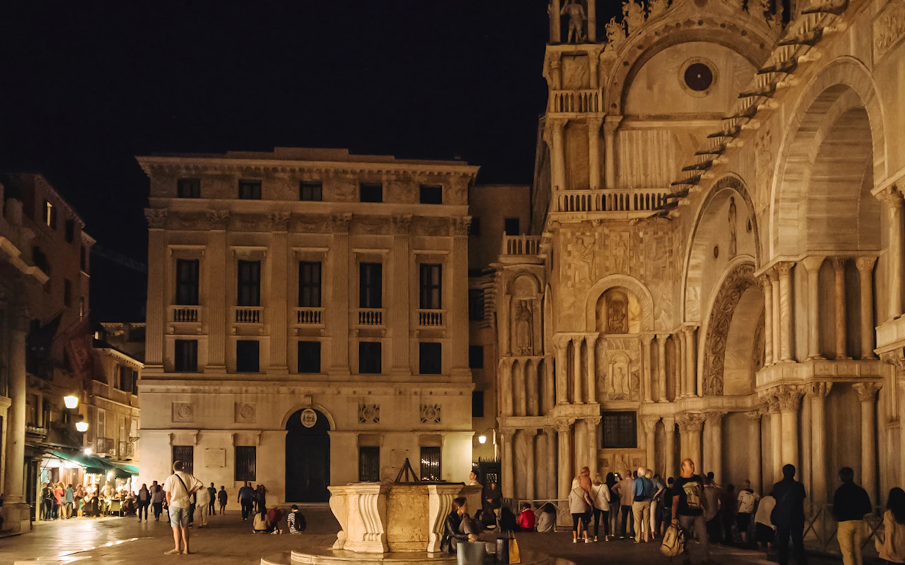 Tour notturno della Basilica di San Marco con Palazzo Ducale opzionale — 5