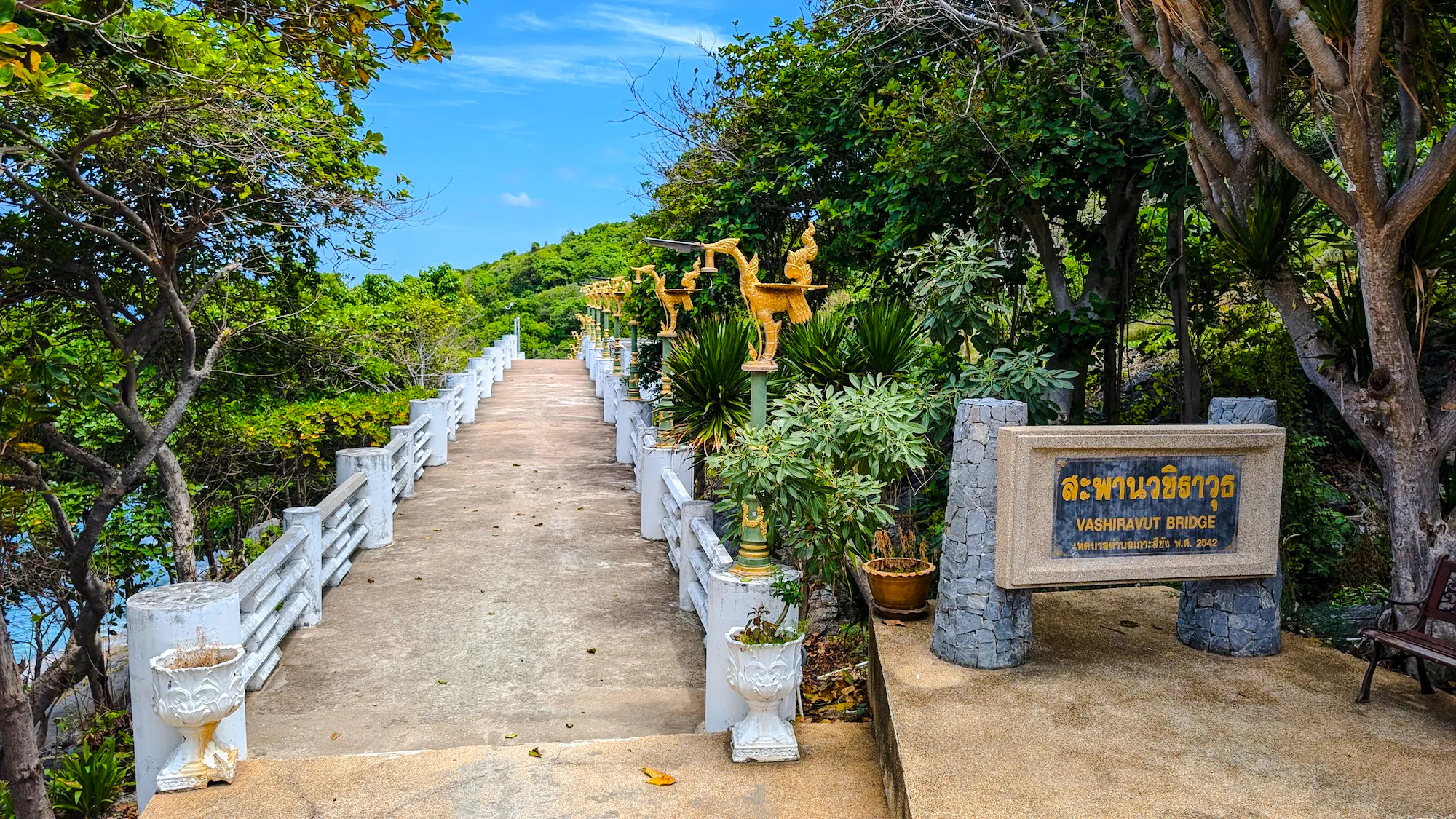 From Bangkok or Pattaya: Koh Sichang Island Day Trip with Hotel Transfers and Private Tuk-Tuk Tour Image 12