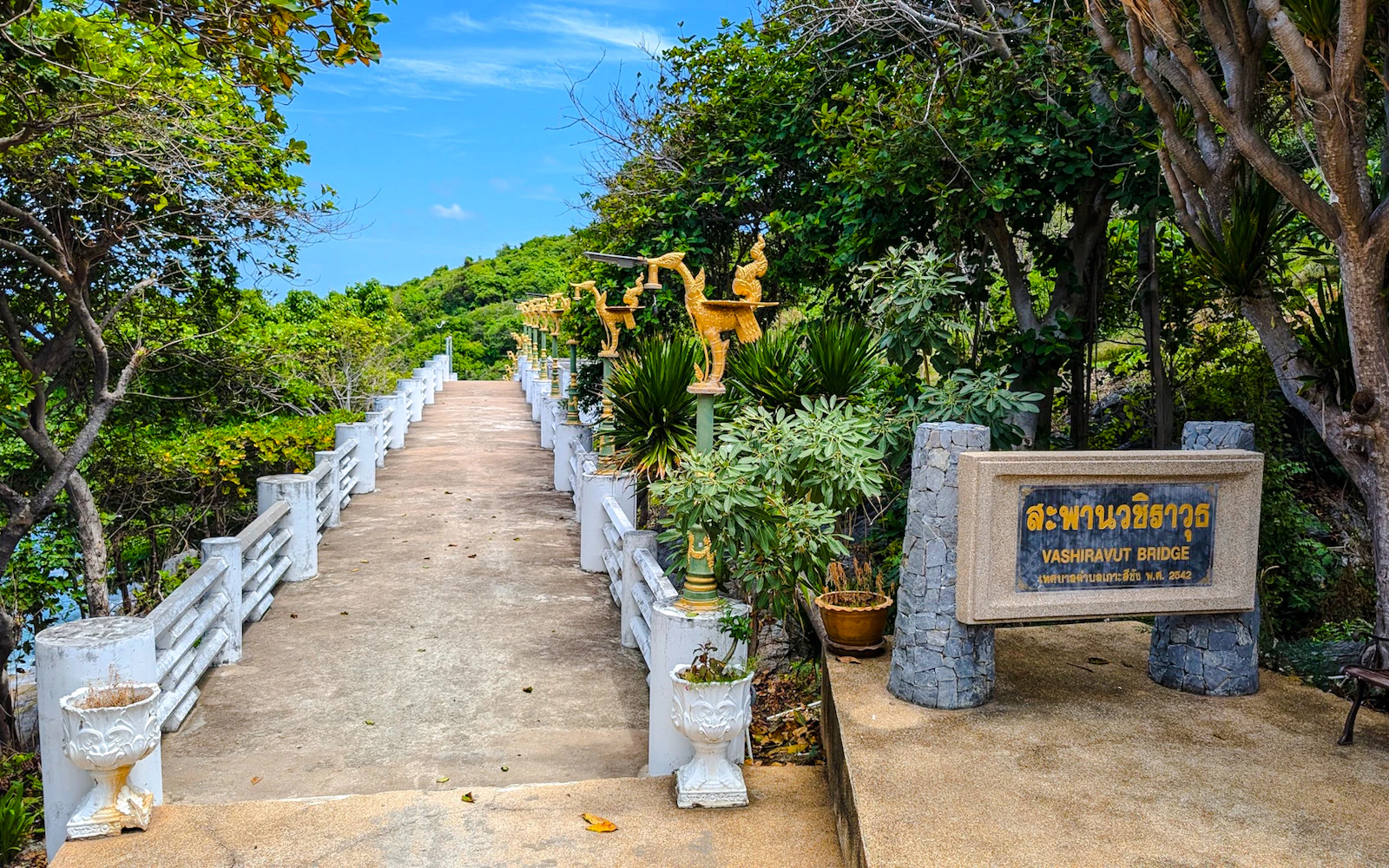 From Bangkok or Pattaya: Koh Sichang Island Day Trip with Hotel Transfers and Private Tuk-Tuk Tour Image 12