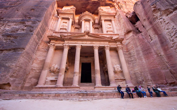 From Amman: Petra Guided Tour with Little Petra, Treasury & Royal Tombs