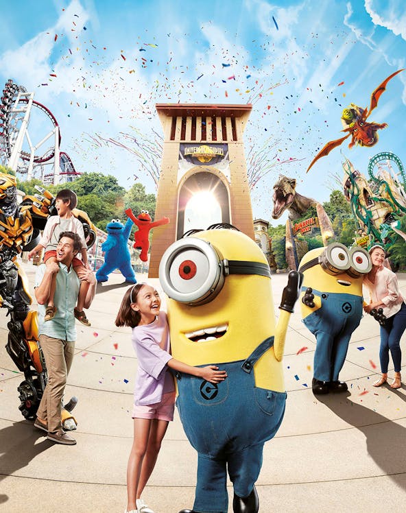 Visitors enjoying character meet-and-greet at Universal Studios Singapore, Resorts World Sentosa.