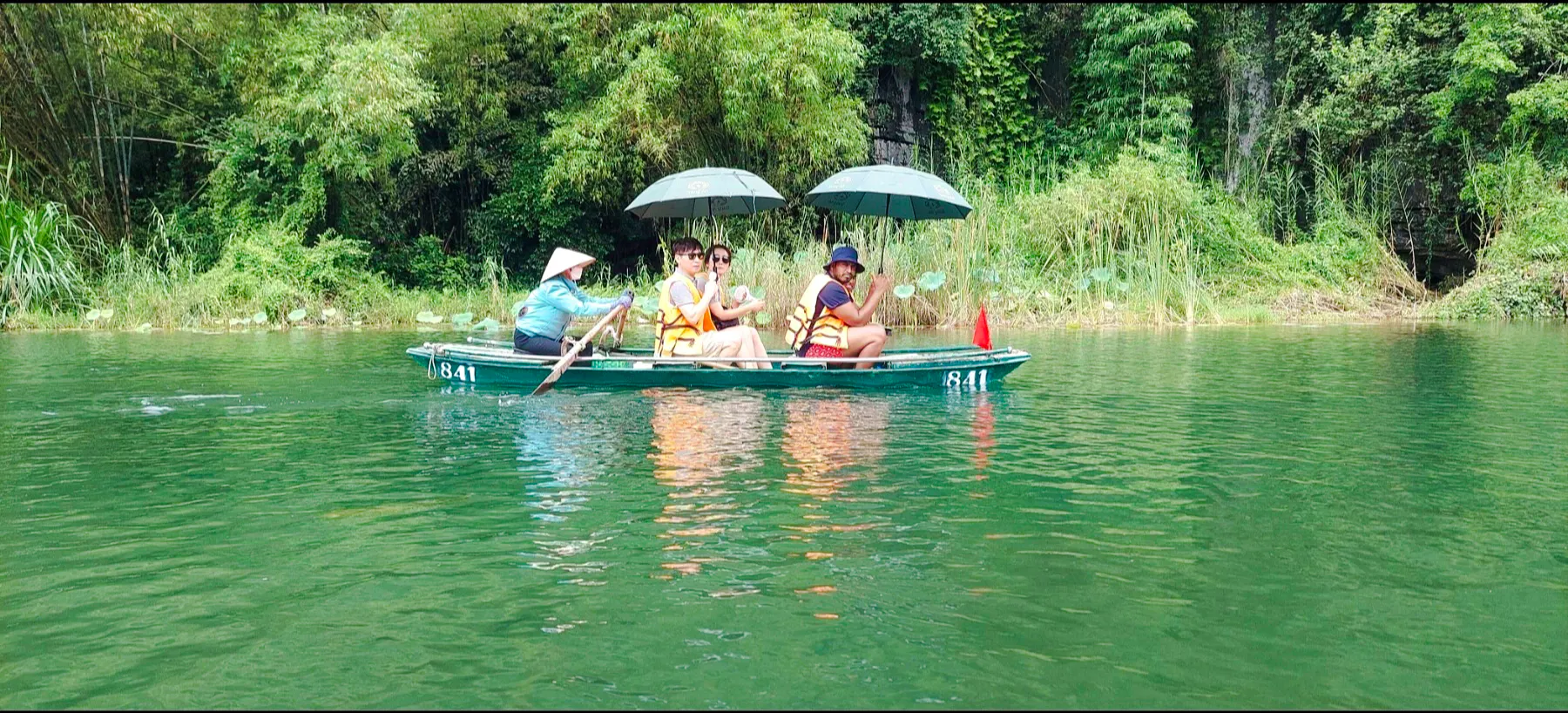From Hanoi: Hoa Lu, Tam Coc & Mua Cave Small-Group Day Trip with Limousine Transfers Image 9