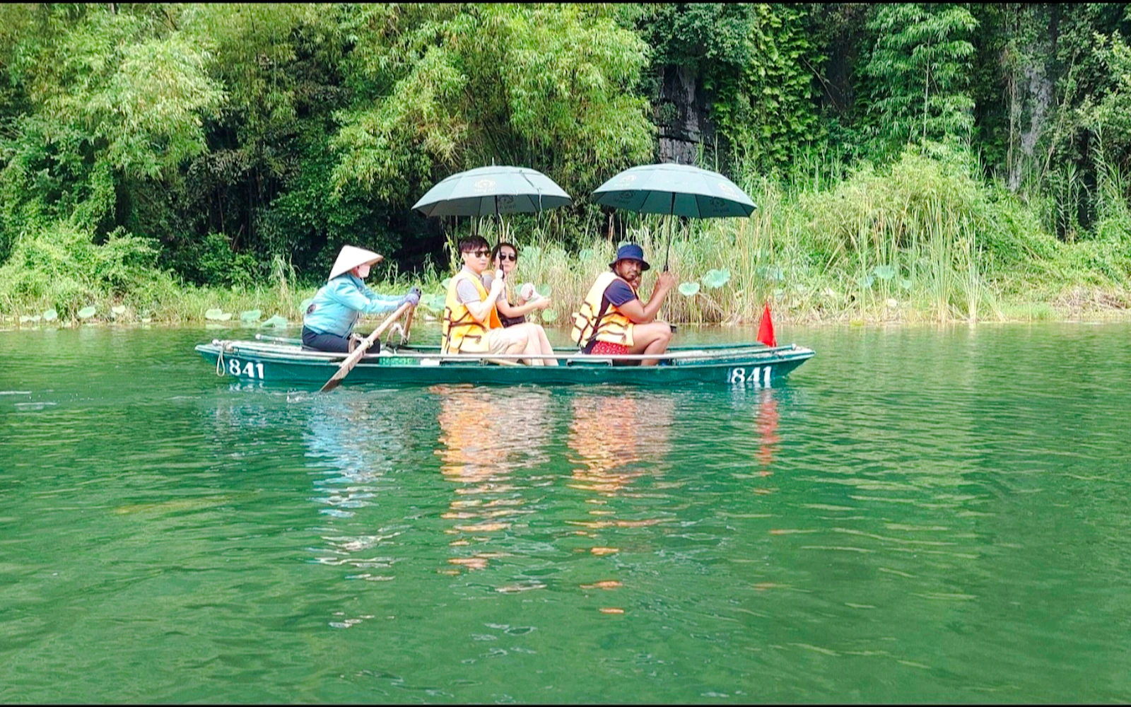 From Hanoi: Hoa Lu, Tam Coc & Mua Cave Small-Group Day Trip with Limousine Transfers Image 9