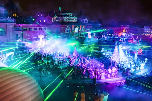 Biglietto per Sparty, la festa notturna alle terme di Szechenyi
