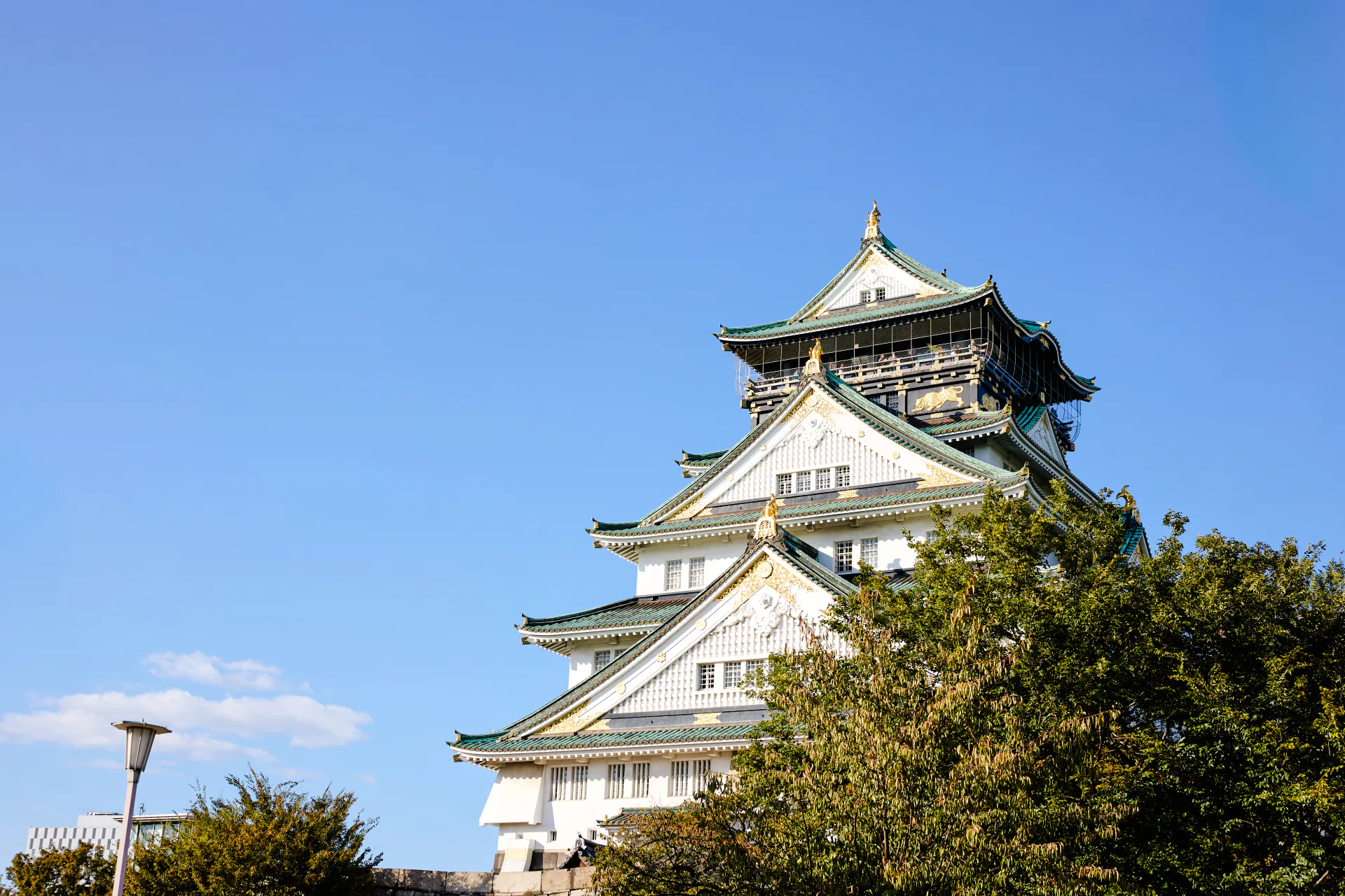 Private car transfer service from Itami Airport to Osaka city center