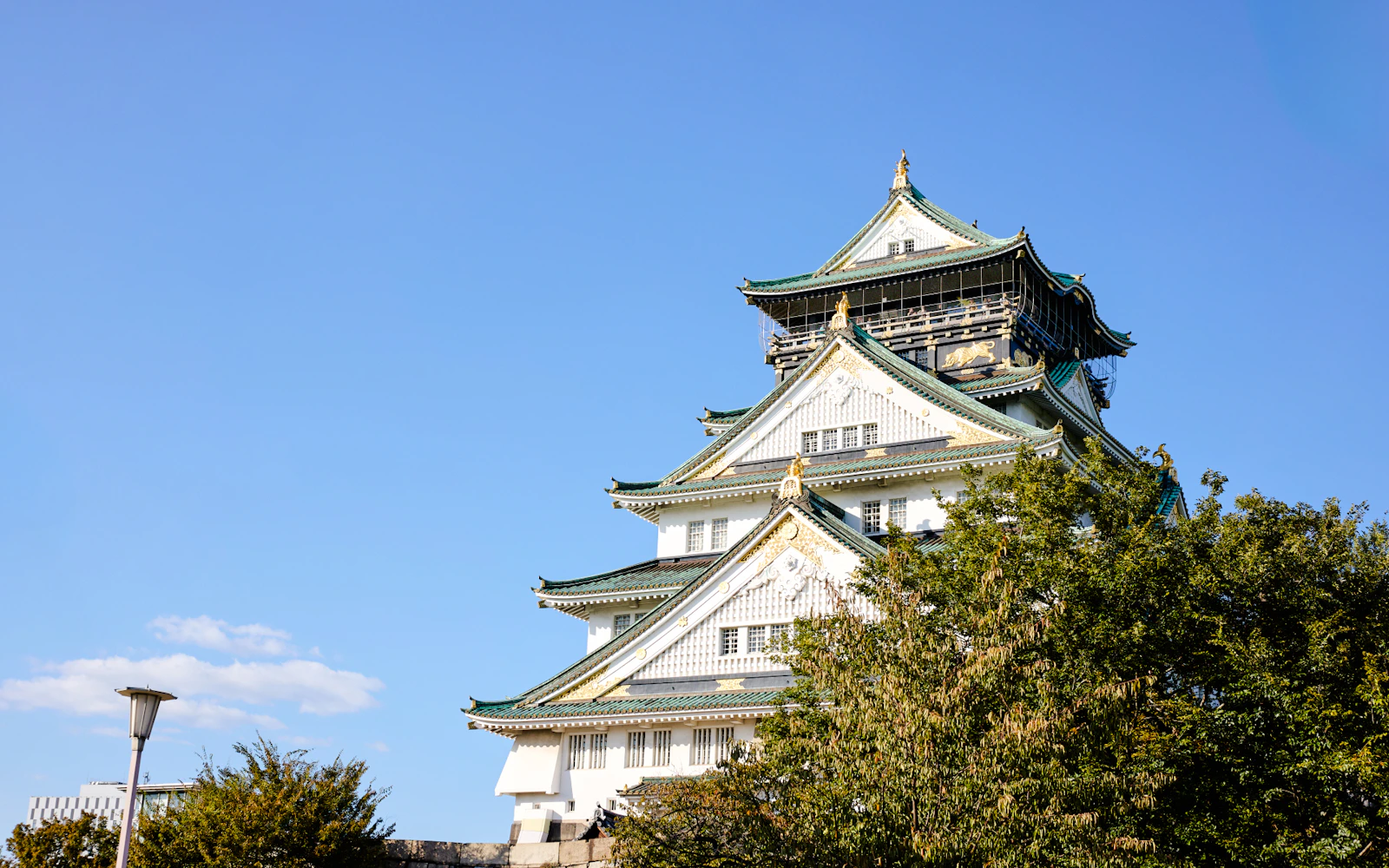 Private car transfer service from Itami Airport to Osaka city center