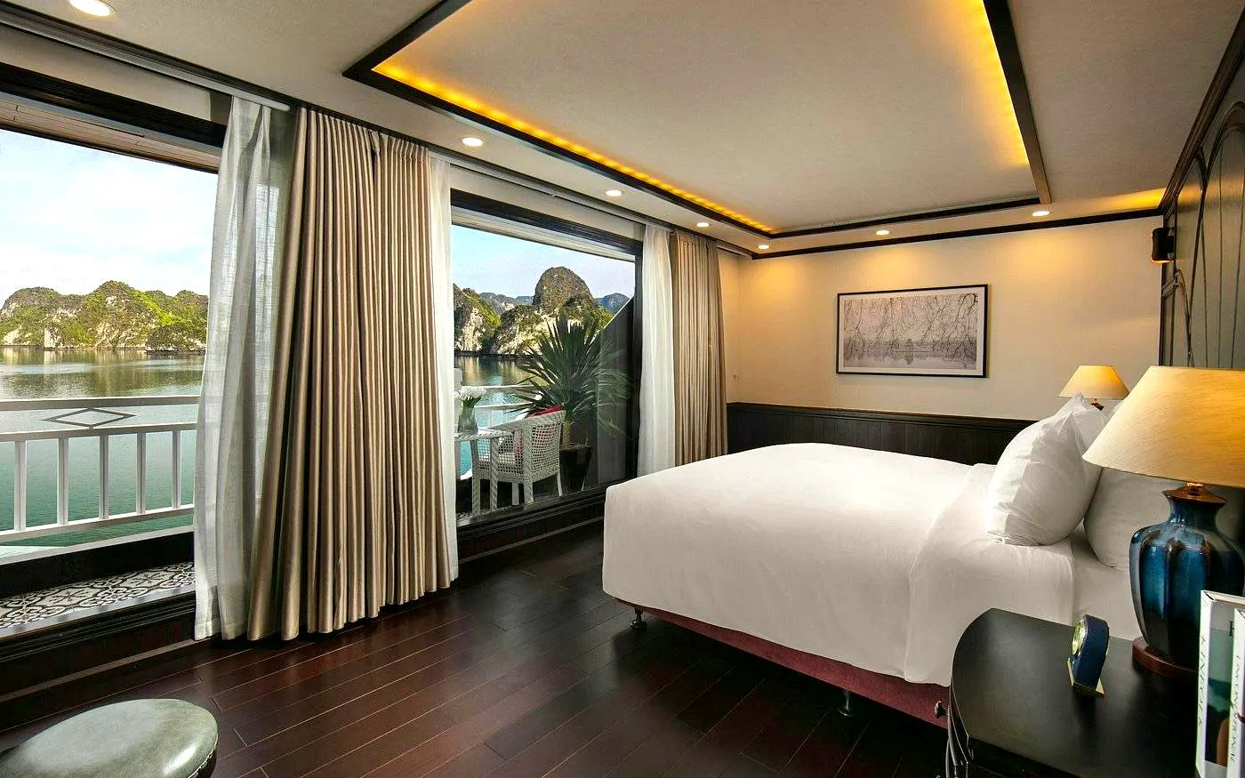 Junior double cabin with bay view on Ha Long Bay 5-Star Premium Cruise.
