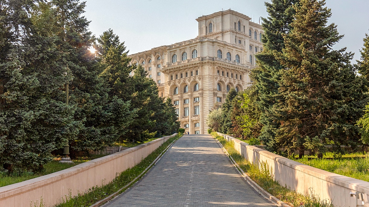 entrance to palace of parliament