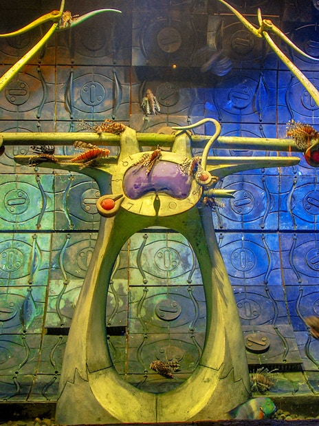 Ancient-themed exhibit with marine life at Lost Chambers Aquarium, Aquaventure Waterpark.