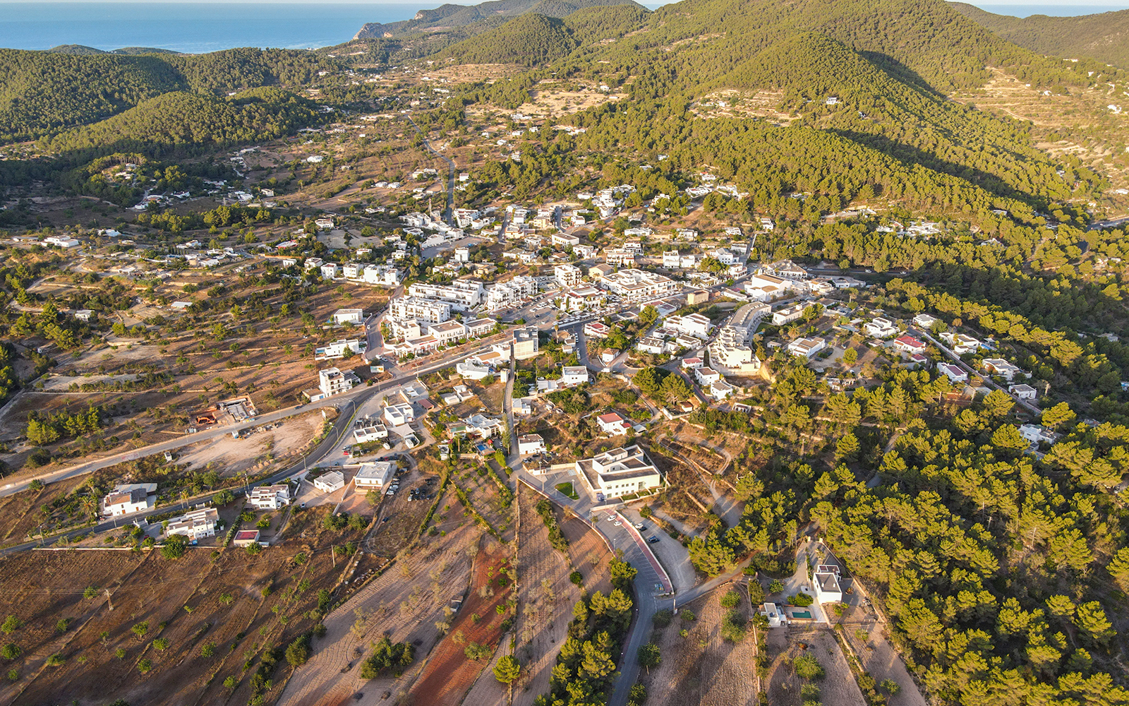 Aerial view of many cars at the Sa Talaia Cliff