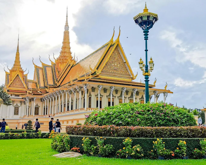 Phnom Penh City Highlights Guided Tour with Hotel Pickup and Drop-Off