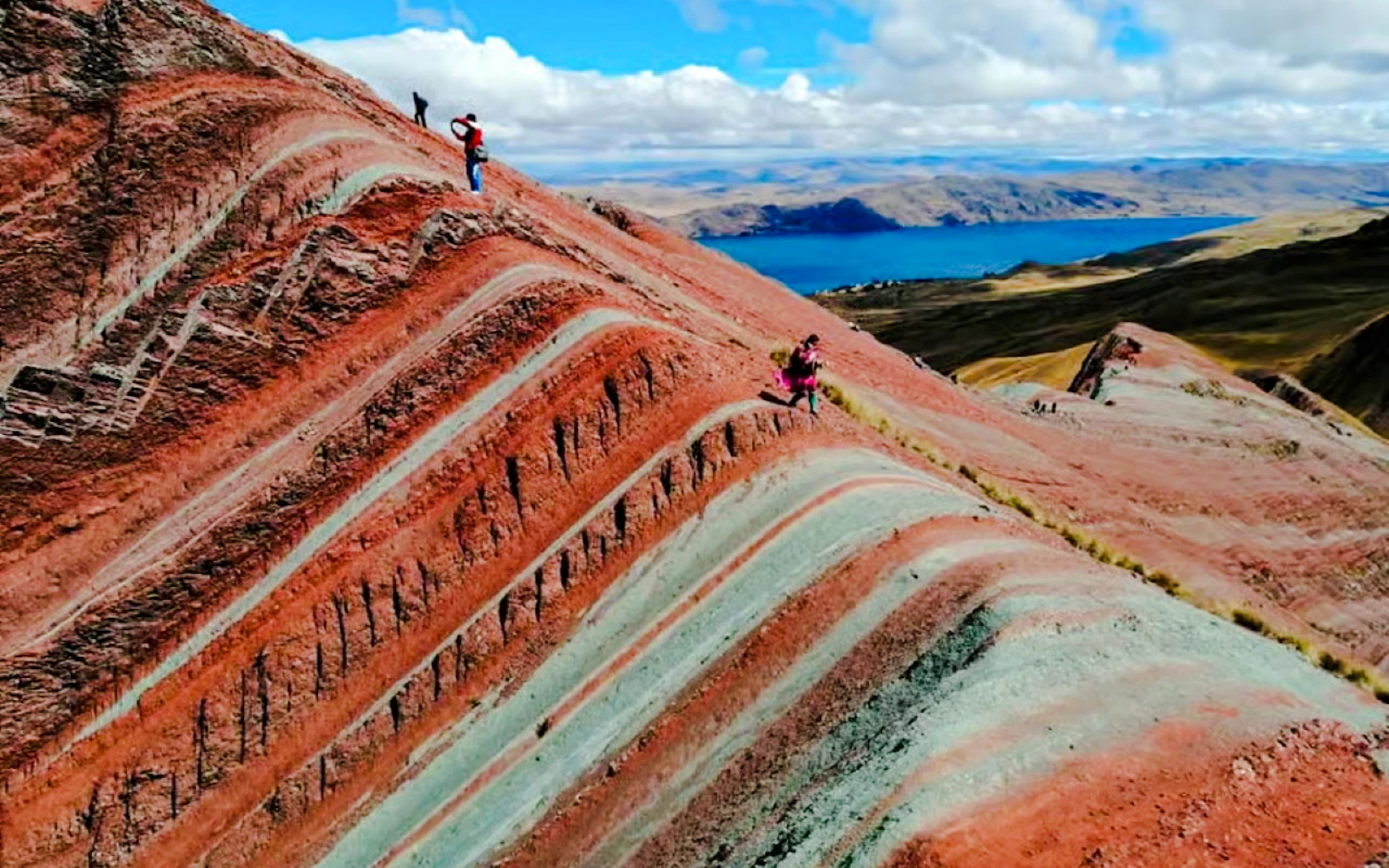 From Cusco: Pallay Punchu Guided Hike with Breakfast & Lunch (Product 54989)