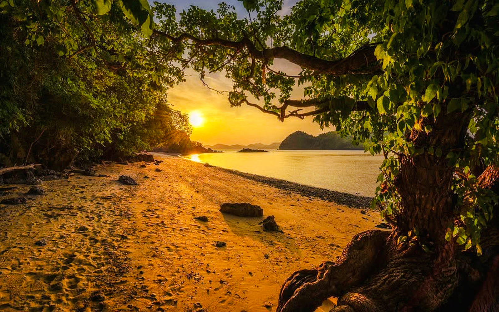 Krabi: 7 Islands Sunset Tour by Speedboat & BBQ Dinner