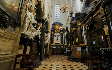 Krakow: Wawel Cathedral Small-Group Guided Tour with Entry