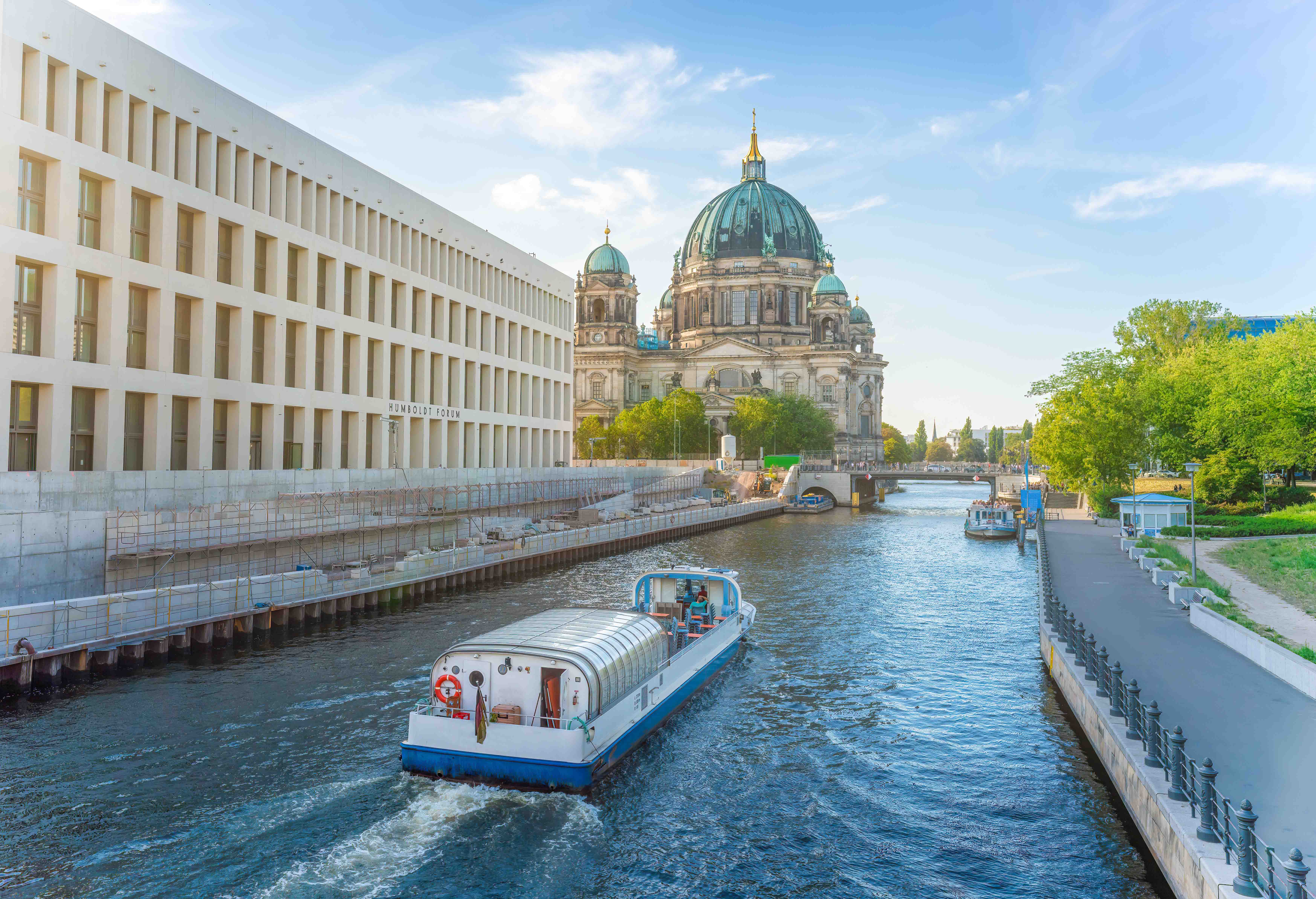 Best time to go on a Berlin sightseeing cruise
