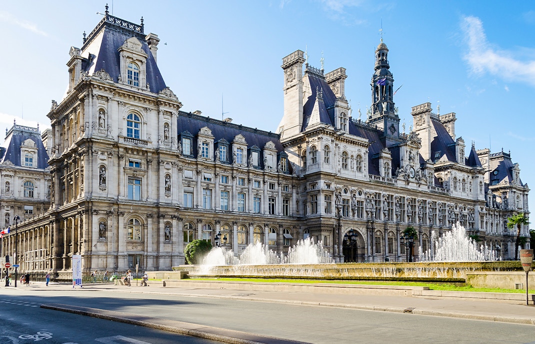 Hotel de Ville in Paris with ornate architecture and historical significance.