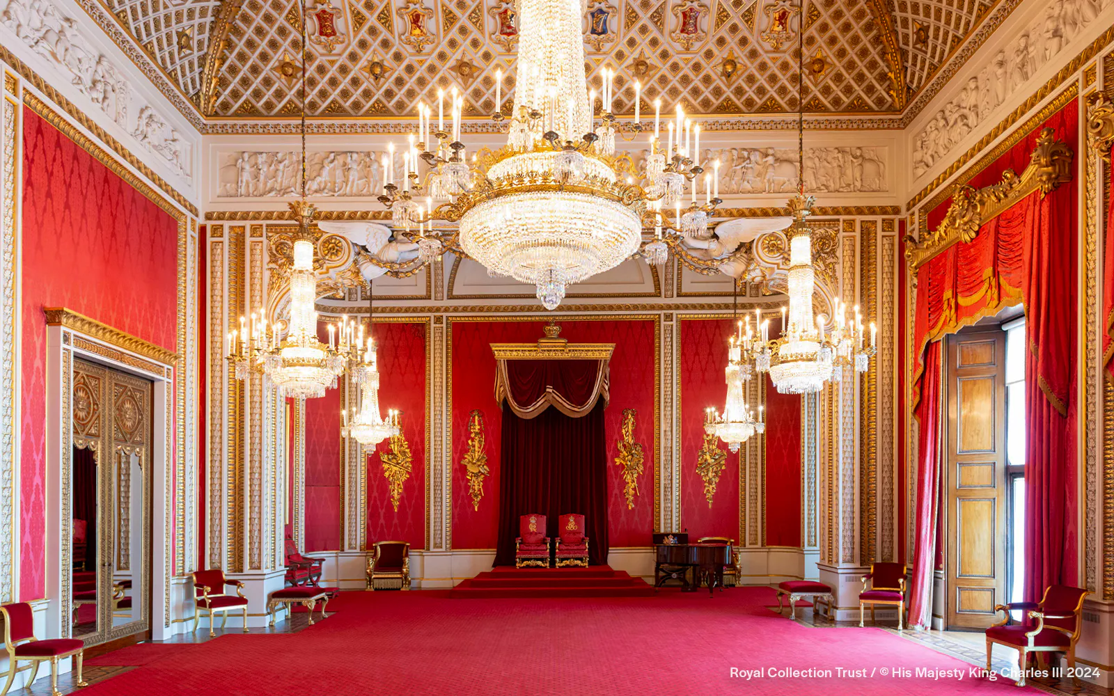 【英国王室コレクション】BUCKINGHAM PALACE 時計付きケース Buckingham Palace Entrance | Your Guide to Tickets & Access