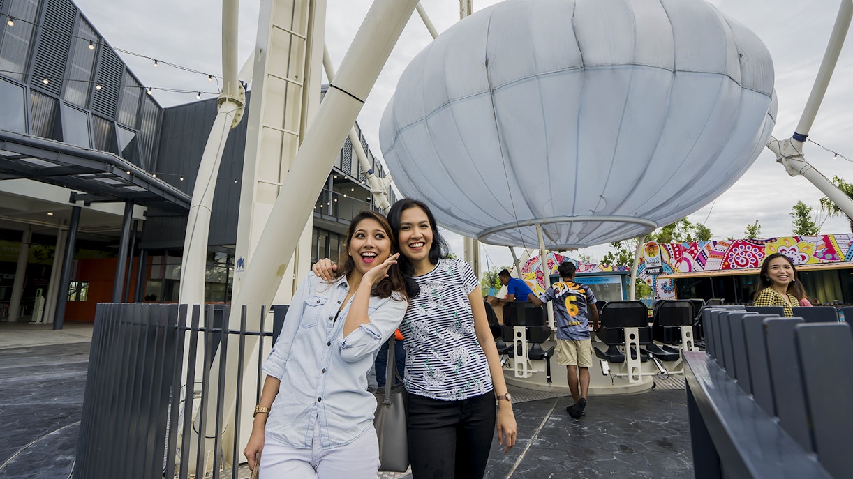Entrances to Discovery Park