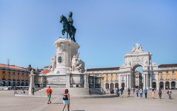 Equestrian statue and Arco da Rua Augusta at Praça do Comércio, Lisbon.