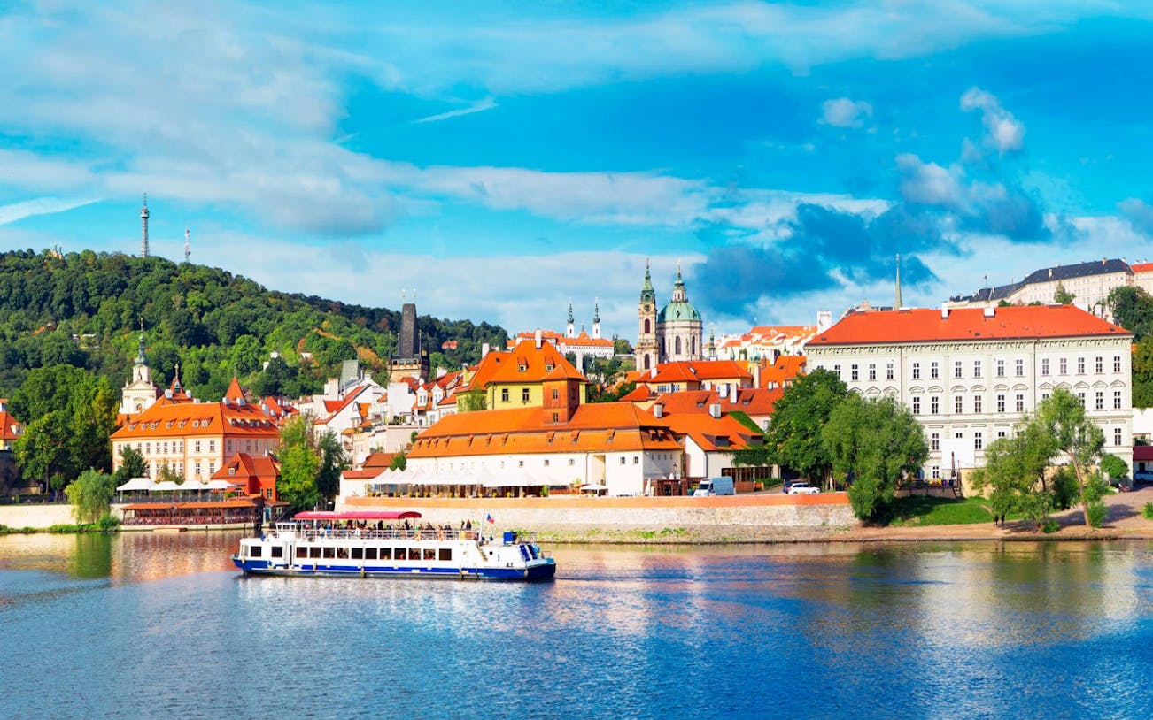 prague hop-on hop-off bus and river cruise combo ticket-5