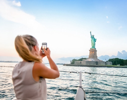 Solo travelers or friend groups