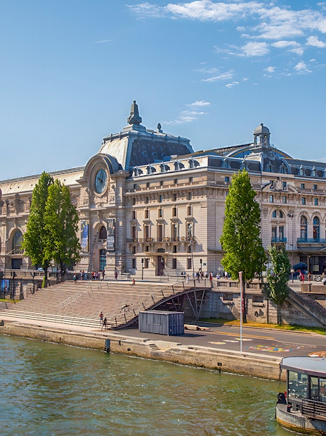 Visitors at the Orsay Museum in Paris, part of Combo: 29129 + 6235 tour package.