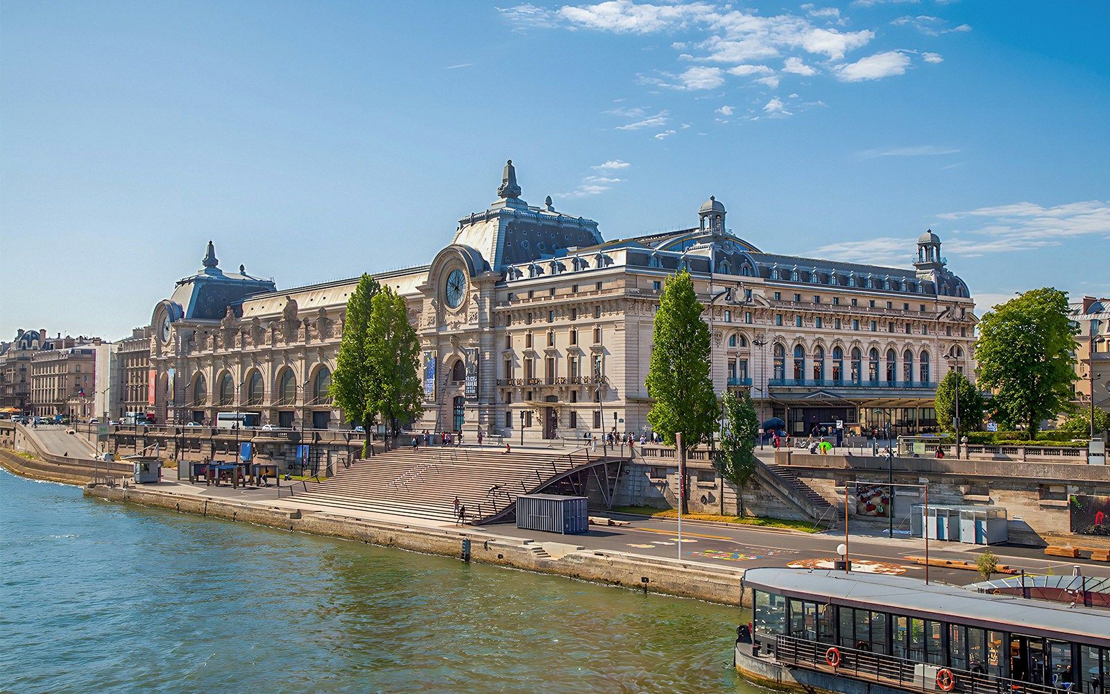 Visitors at the Orsay Museum in Paris, part of Combo: 29129 + 6235 tour package.