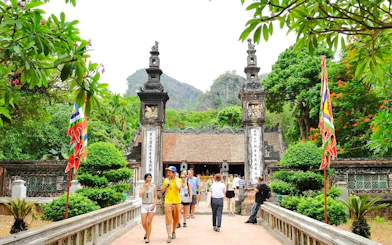 From Hanoi: Hoa Lu, Tam Coc & Mua Cave Small-Group Day Trip with Limousine Transfers