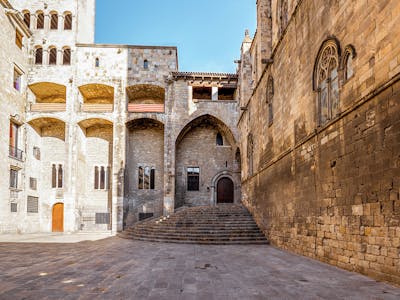 Barcelona Gothic Quarter Tour - Kings Square