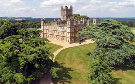 Downton Abbey: Guided Day Tour of Highclere Castle, Oxford & Bampton from London
