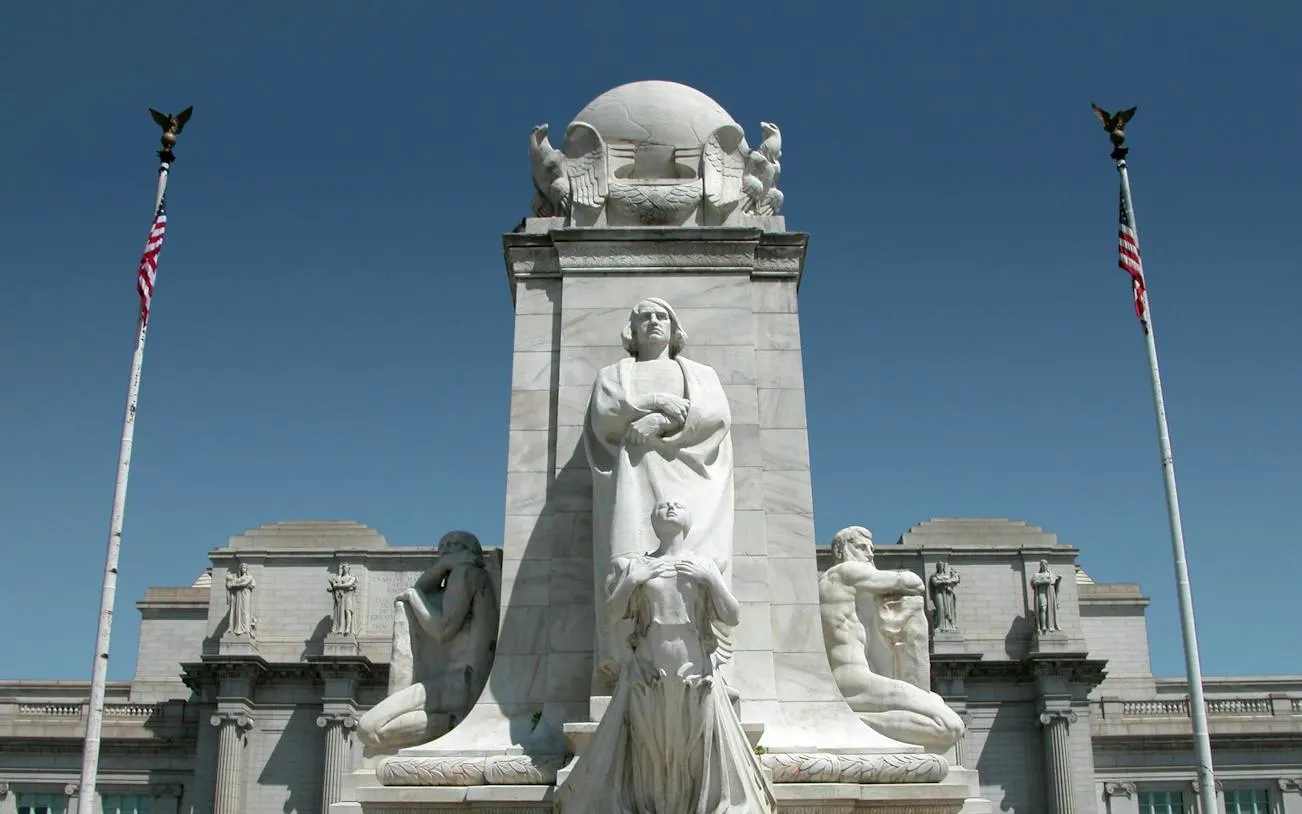 Columbus Fountain at Union Station, Washington DC, featured in self-guided city exploration game.
