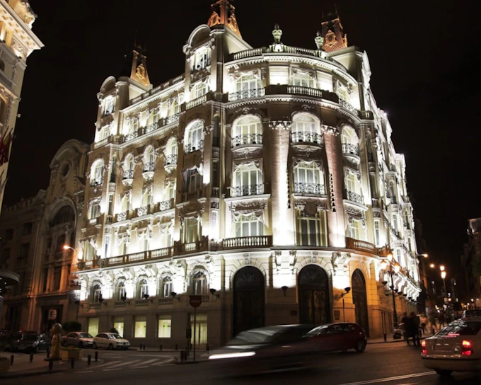 Ghosts of Madrid: Self-Guided City Exploration Game