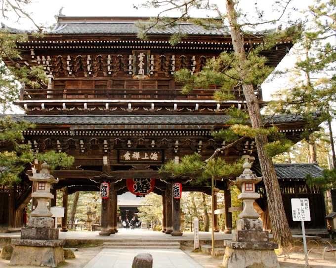 From Osaka to Nagoya: Amanohashidate & Ine Funaya Boathouses One-Way Day Tour