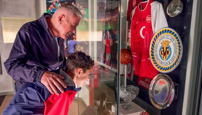 trophy cabinet, emirates stadium museum
