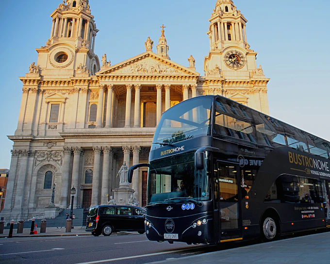 6-Course Gourmet Dinner on a Luxury Coach Bustronome