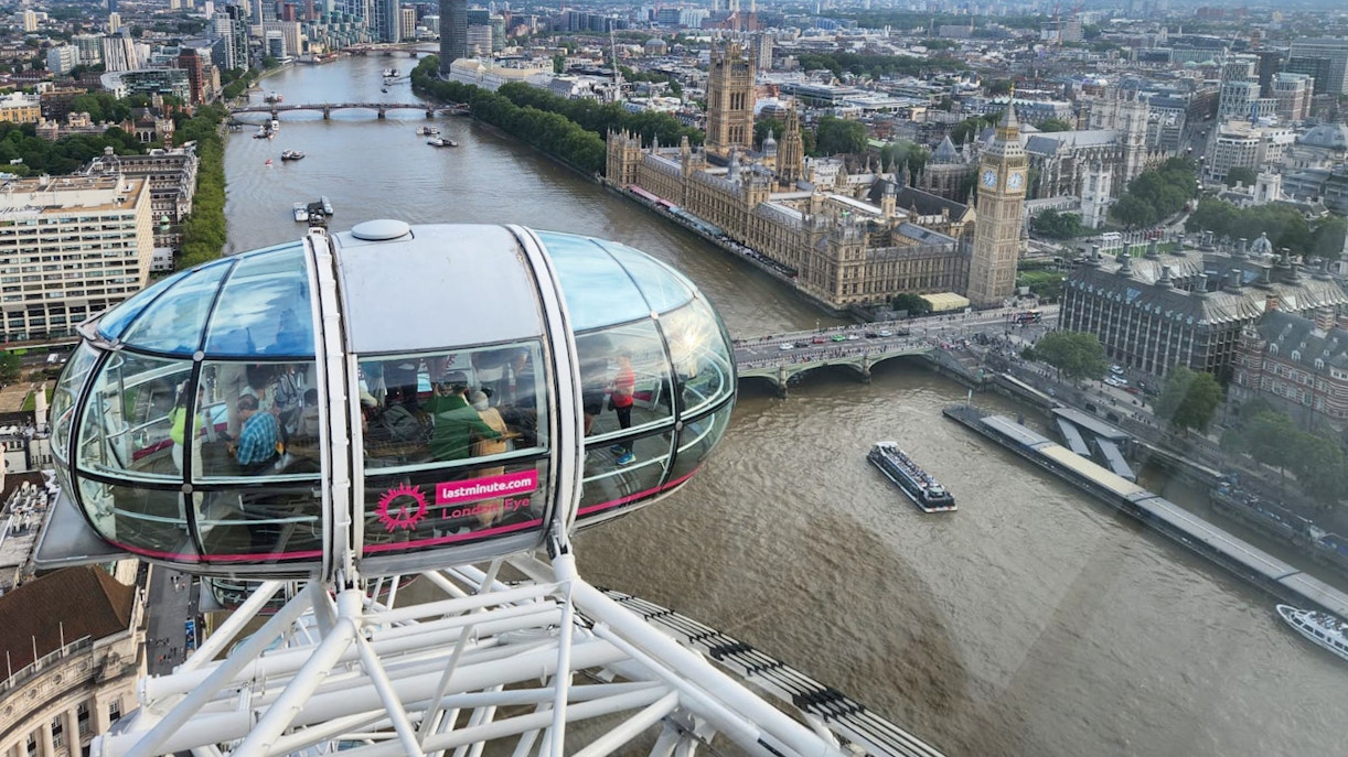 A Mesmerizing Spin: My Experience Riding the London Eye - Boarding the London Eye