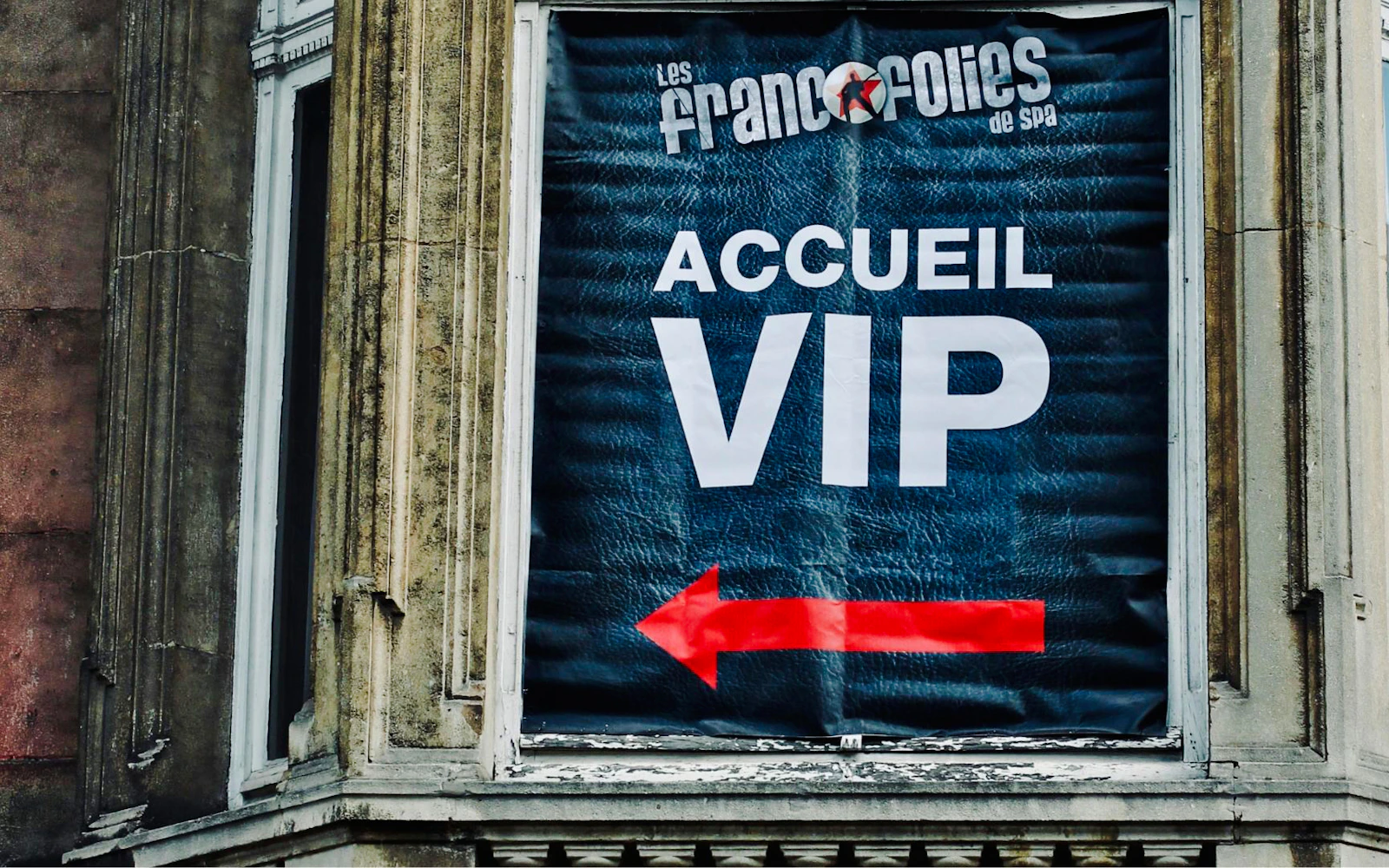 Paris Private Chauffeured Shopping Experience with Pickup and Drop-off Image 2