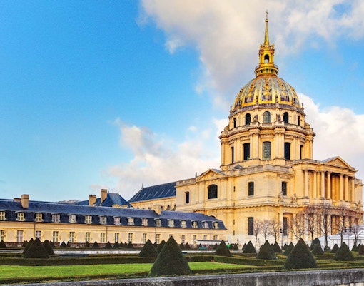 Les Invalides - Bateaux Parisiens Cruise