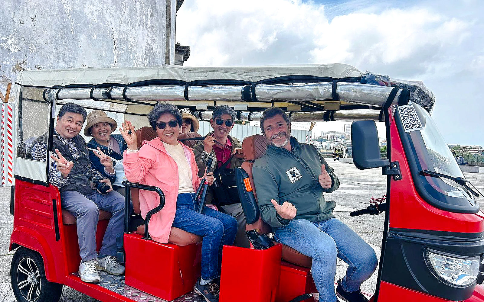 Porto Private Historic Center Tuk-Tuk Tour (Product 54880)