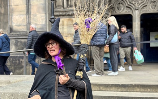 passeio a pé pelas bruxas de edimburgo e pela história assombrada-5