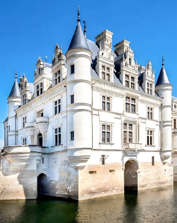 Château de Chenonceau in Loire Valley, France, with its reflection on the river.