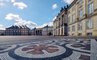 amalienborg palace museum skip-the-line private tour-6