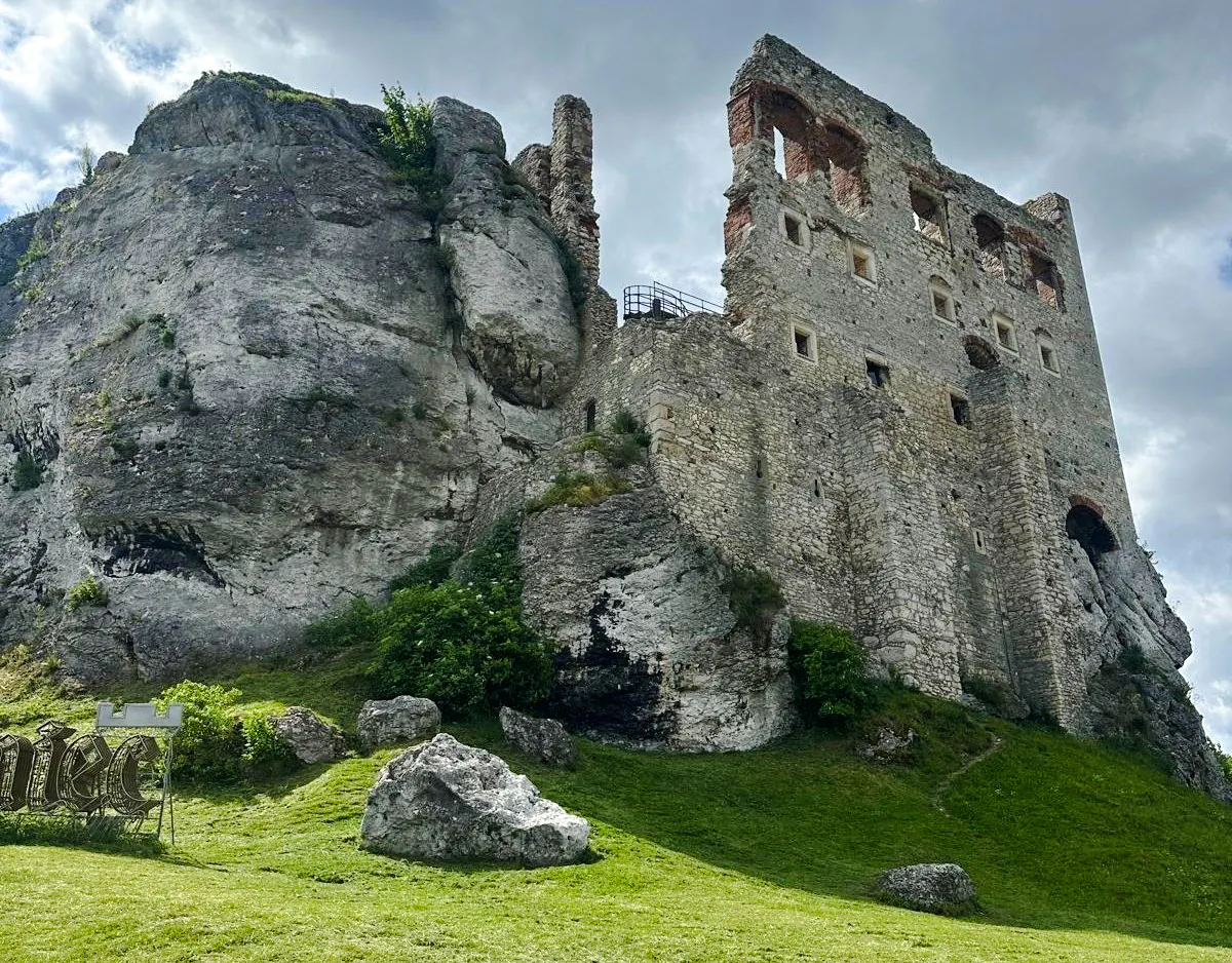 krakow: private ogrodzieniec castle & the witcher tour-1