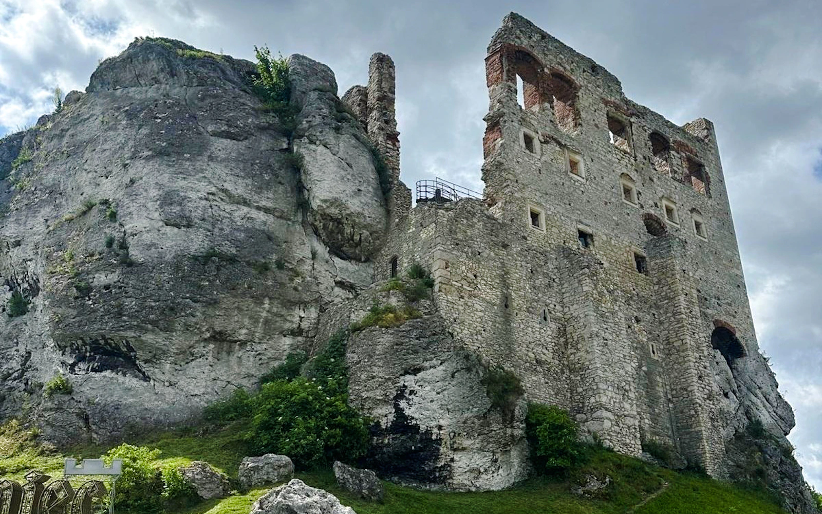 From Krakow: Private Ogrodzieniec Castle The Witcher Filming Location Tour (Product 54150)