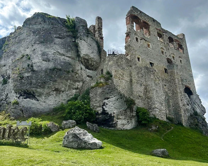 From Krakow: Private Ogrodzieniec Castle The Witcher Filming Location Tour (Product 54150)