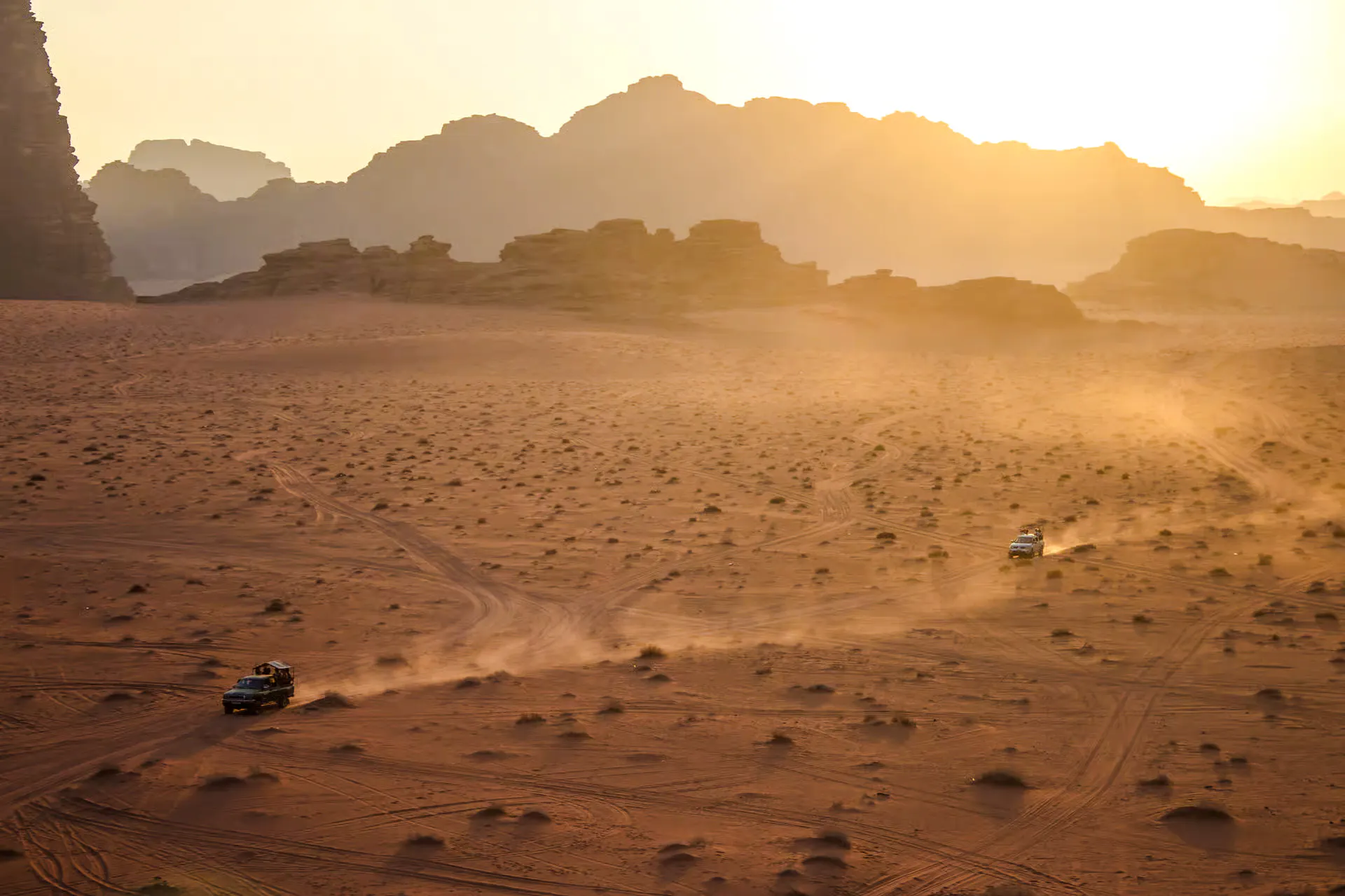 wadi rum rehberli jeep turu, özel bedevi çadırında konaklama ve yemekler dahil-1