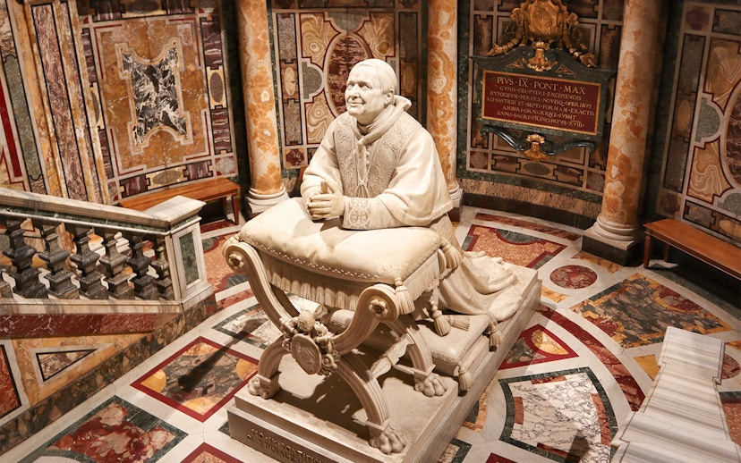 Sculpture of Pope Pius IX kneeling in front of the Holy Manger, Papal Basilica of Santa Maria Maggiore, Rome.