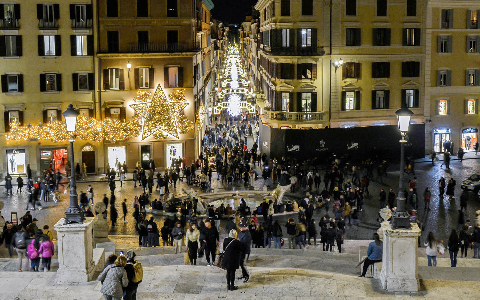 Evening ornate Via dei Condotti in Rome	